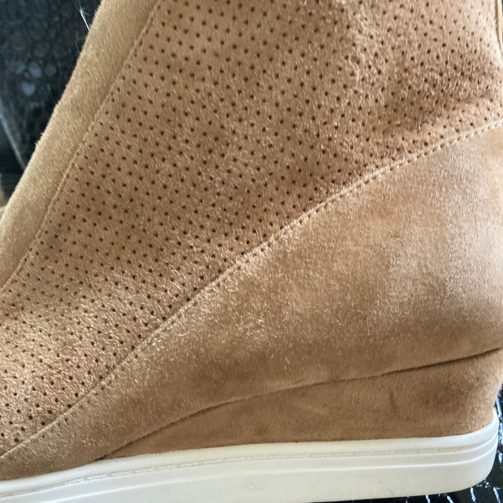 Linea Paolo tan suede booties 7 1/2 W - Picture 13 of 16